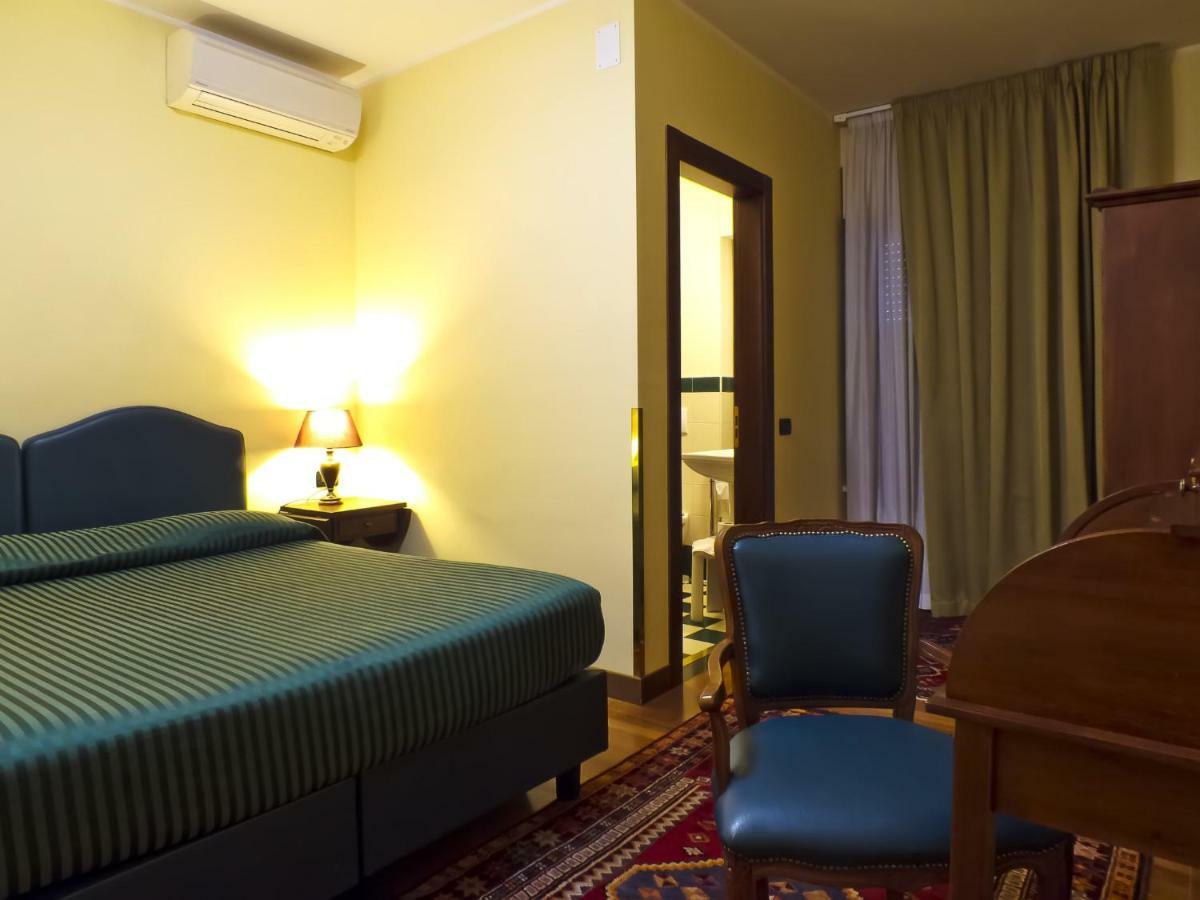 Relax Style House Central Rooms Pescara Extérieur photo